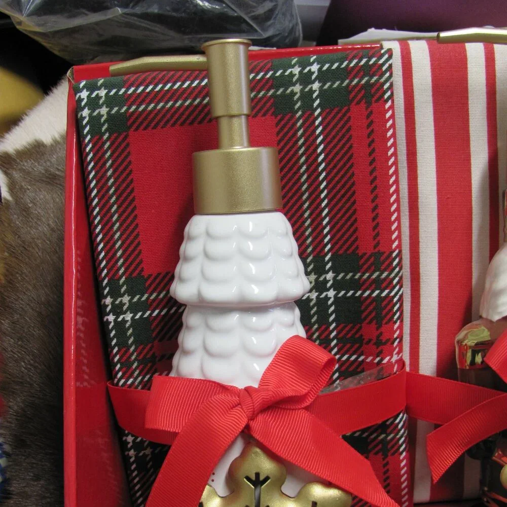 SCM DESIGNS 3 PACK OF HOSTESS GIFTS NIP